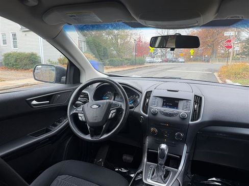 Used 2017 Ford Edge SE image 24