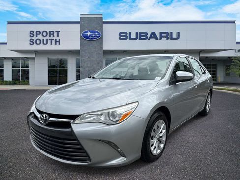 Used 2015 Toyota Camry LE FWD image 7
