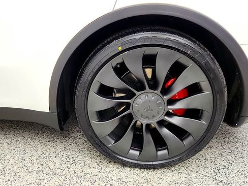 Used 2022 Tesla Model Y Performance AWD/4WD image 9