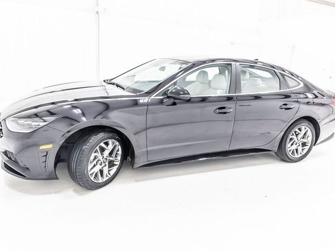 Used 2023 Hyundai Sonata SEL w/ Preferred Accessory Package FWD image 3