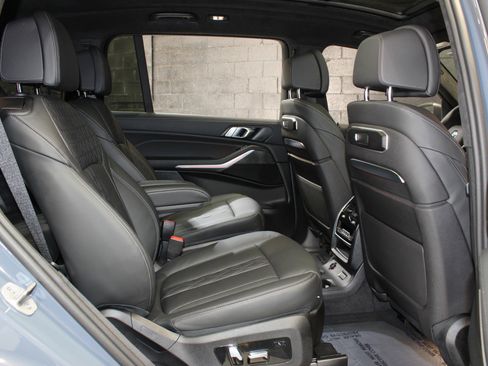 Used 2024 BMW X7 xDrive40i w/ Climate Comfort Package image 45