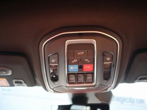 New 2025 Jeep Grand Cherokee Summit image 16