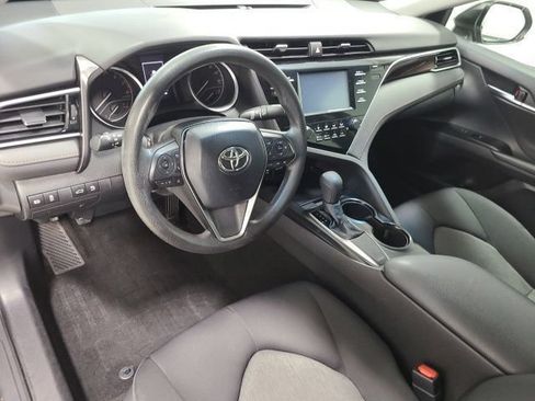 Used 2018 Toyota Camry LE FWD image 21