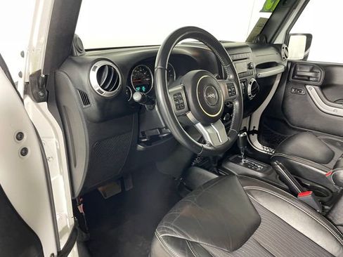 Used 2013 Jeep Wrangler Unlimited Sport image 3