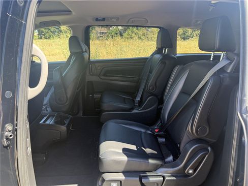 Used 2023 Honda Odyssey EX-L image 12