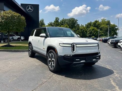 Used 2024 Rivian R1S Adventure AWD/4WD image 1