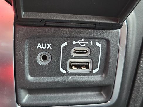 Certified 2026 Jeep Wrangler Sport AWD/4WD image 18