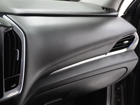 Used 2018 Chevrolet Traverse LT image 27