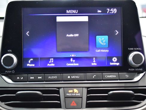 Used 2025 Nissan Altima 2.5 SV FWD image 23