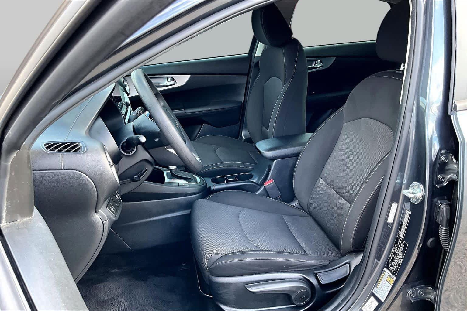 Used 2022 Kia Forte LXS FWD image 8