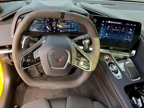 Used 2025 Chevrolet Corvette Stingray Convertible w/ 1LT image 6