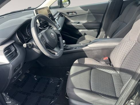 Used 2020 Toyota C-HR LE FWD image 9