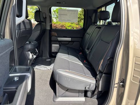 New 2026 Ford F250 Lariat w/ Lariat Premium Package AWD/4WD image 28