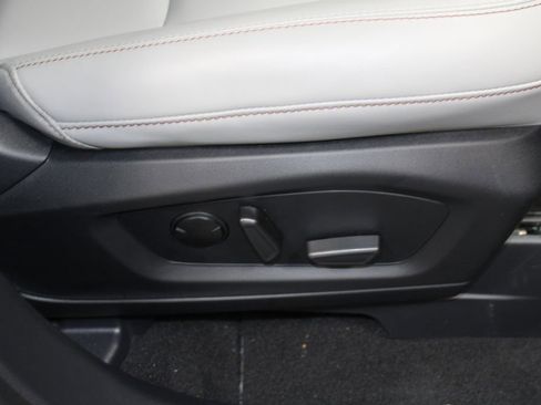 Used 2025 Ford Explorer Active w/ Active Comfort Package image 24