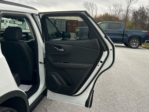New 2025 Chevrolet Blazer LT w/ Midnight/Sport Edition image 40