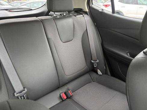 Used 2025 Buick Encore GX Preferred image 37