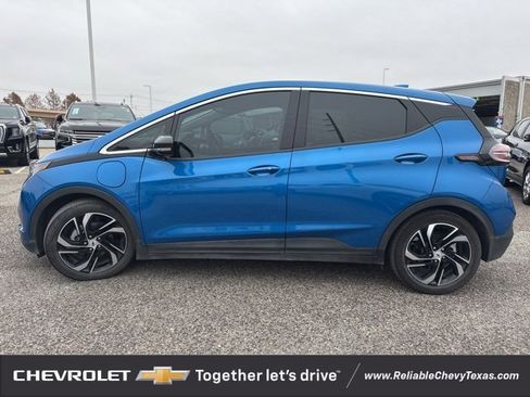 Used 2023 Chevrolet Bolt LT w/ Infotainment Package image 4