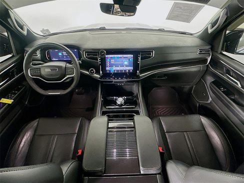 Used 2023 Jeep Wagoneer 2WD image 24