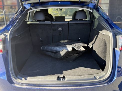 Used 2024 Tesla Model Y Long Range image 18