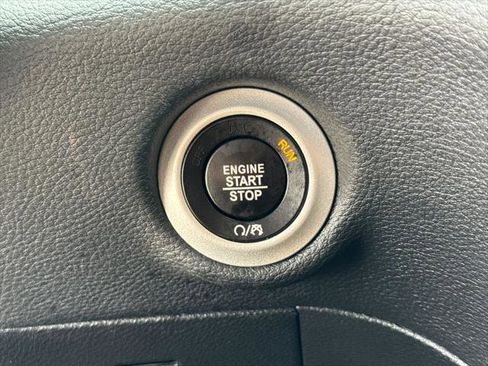 Certified 2022 Chrysler Pacifica Pinnacle FWD image 31