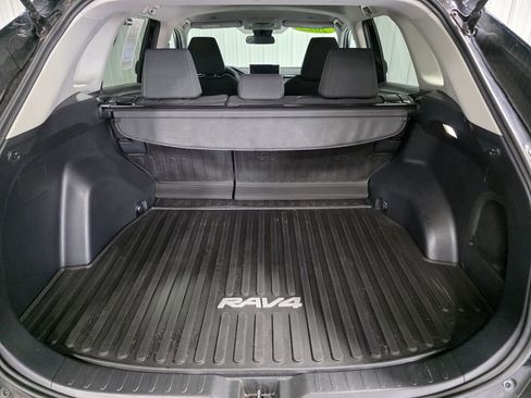 Used 2025 Toyota RAV4 LE AWD/4WD image 12