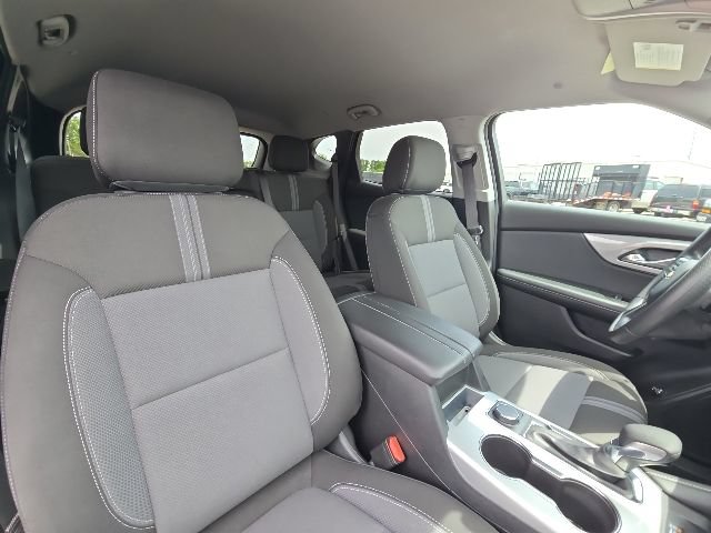 Used 2025 Chevrolet Blazer LT w/ Convenience Package FWD image 19