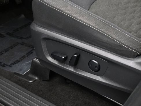 Used 2022 Nissan Pathfinder SV w/ SV Premium Package image 13