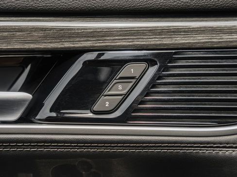 Used 2022 Jeep Wagoneer Series III image 44