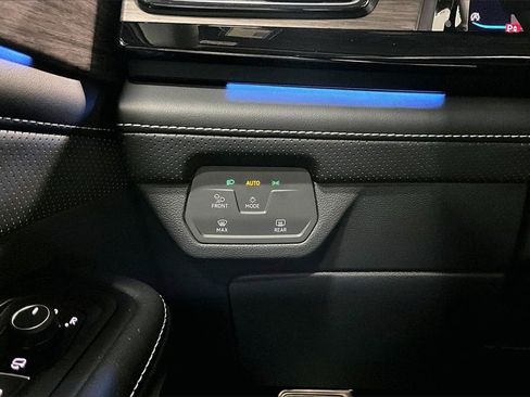 Used 2024 Volkswagen Atlas SEL Premium R-Line image 16