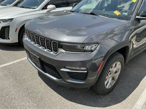 Used 2023 Jeep Grand Cherokee Limited AWD/4WD image 16