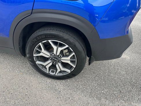 Used 2023 Kia Seltos EX image 9