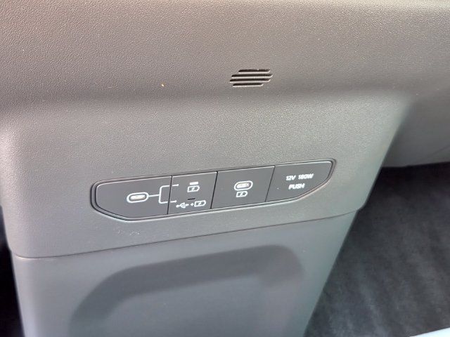 Used 2024 Kia EV9 Light Long Range RWD image 21