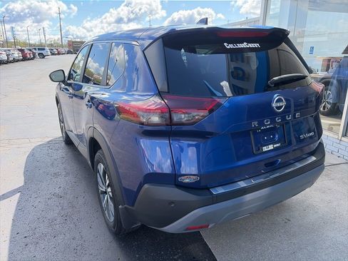 Used 2023 Nissan Rogue SV AWD/4WD image 10