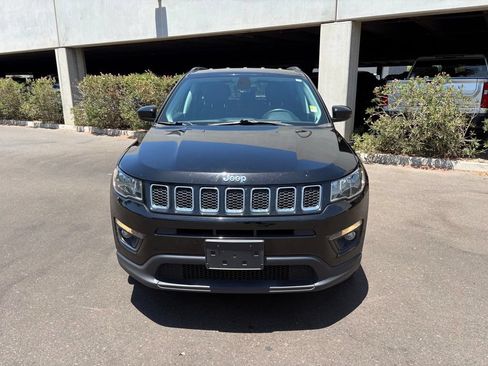 Used 2018 Jeep Compass Latitude w/ Popular Equipment Group AWD/4WD image 4