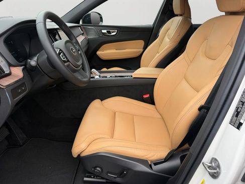 Certified 2025 Volvo XC60 T8 Ultra w/ Climate Package AWD/4WD image 16