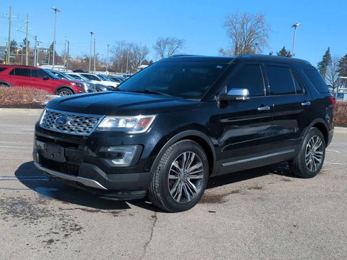 Used 2017 Ford Explorer Platinum image 4
