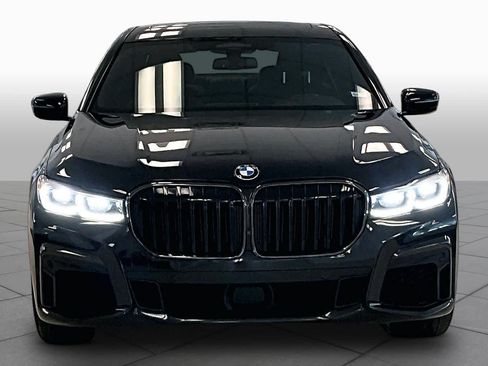 Used 2022 BMW 750i xDrive w/ Executive Package AWD/4WD image 3
