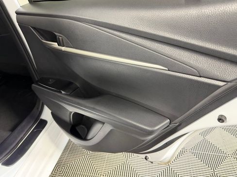 Used 2025 Toyota Camry SE image 27