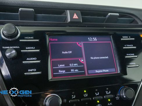 Used 2018 Toyota Camry LE w/ Convenience Package FWD image 17