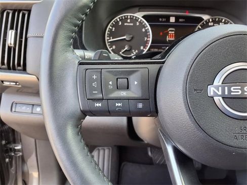 Certified 2024 Nissan Pathfinder SL image 9