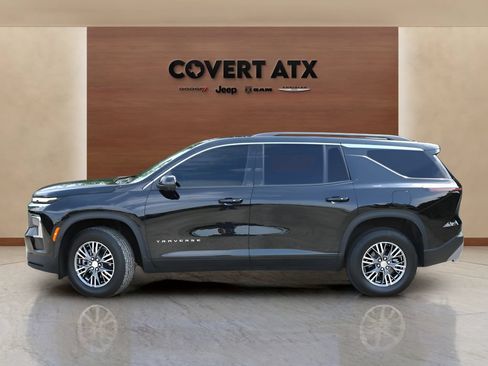 Used 2026 Chevrolet Traverse LT w/ Driver Confidence Package FWD image 2