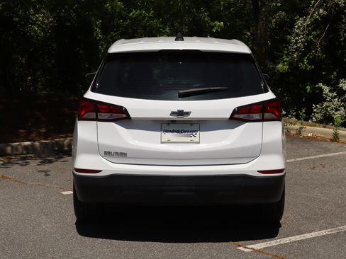 Used 2024 Chevrolet Equinox LS FWD image 8