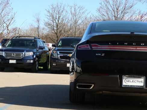 Used 2014 Lincoln MKZ image 11