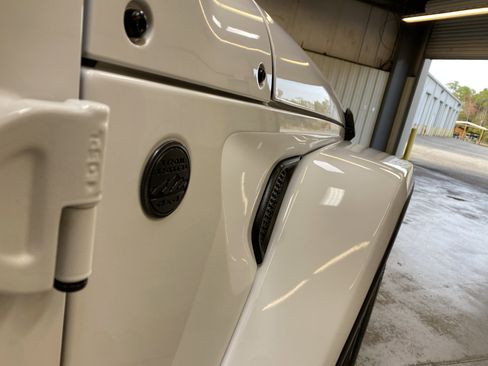 Used 2025 Jeep Wrangler Sahara image 16