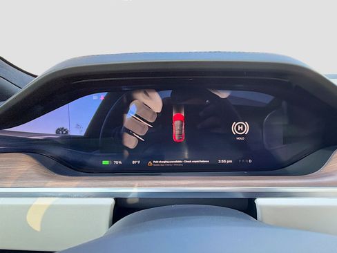 Used 2024 Tesla Model S image 35