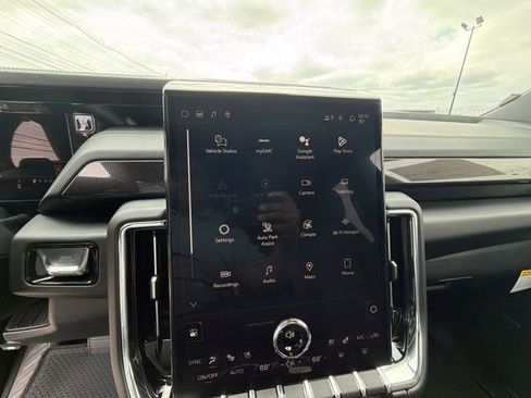 New 2026 GMC Yukon XL Elevation image 14