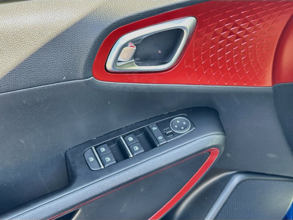 Certified 2023 Kia Soul GT-Line FWD image 21