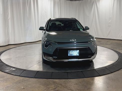 Certified 2025 Kia Niro EX Touring image 5