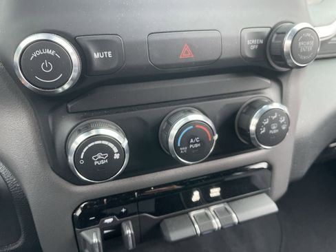 Used 2024 RAM 2500 Big Horn w/ Bed Utility Group image 18