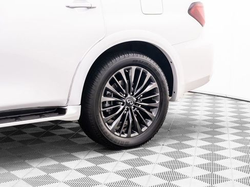 Used 2023 INFINITI QX80 Sensory w/ All-Season Package AWD/4WD image 39